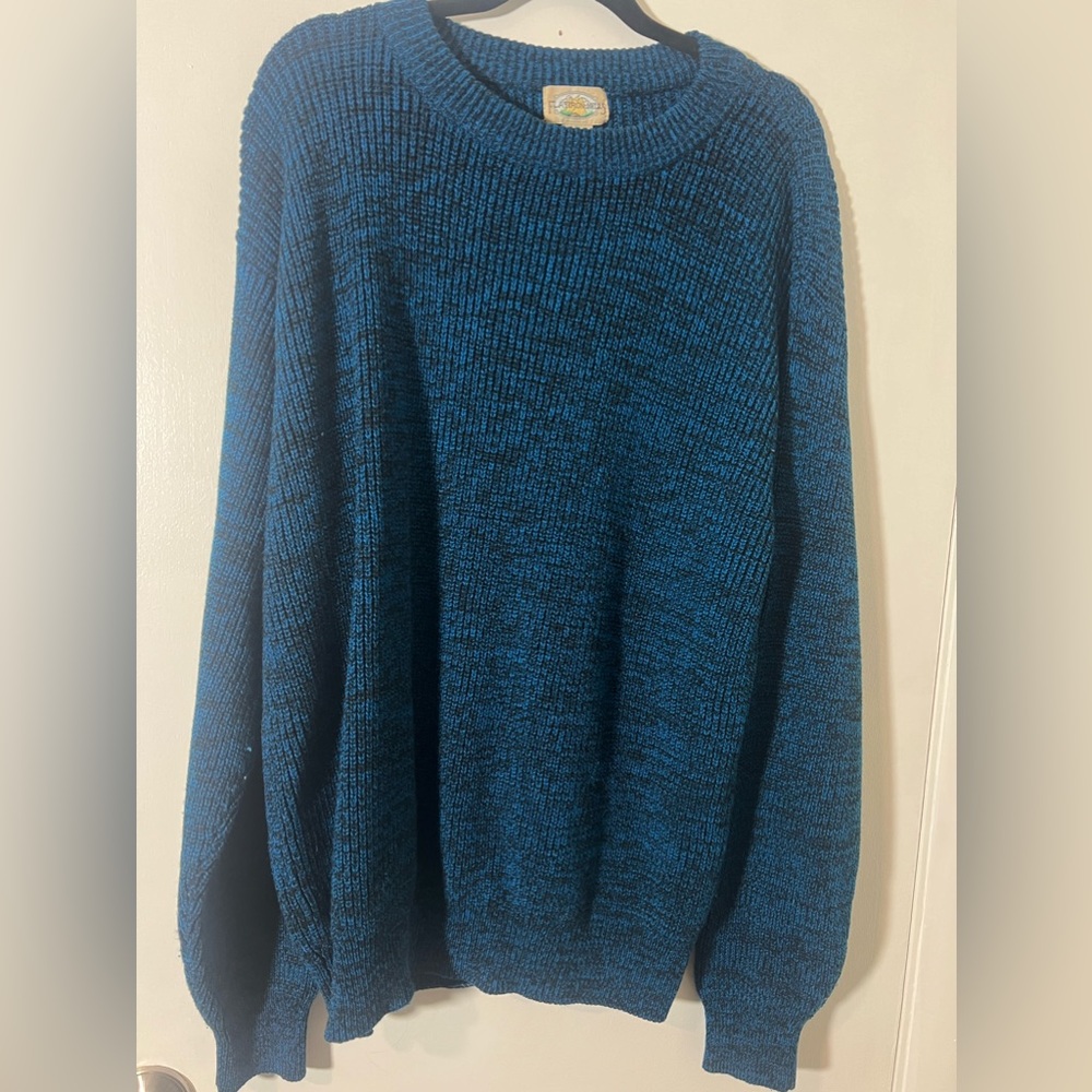 CUTE BLACK AND DEEP BLUE SWEATER